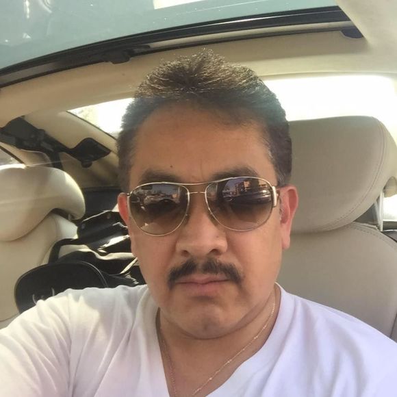 Meet your Posher, Ricardo - Picture 1 of 1